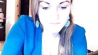 kate19rina92  penetrates in her pussy