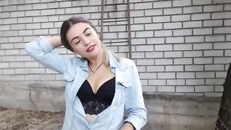 ariel_sweety  Webcam hooker playing with her wet pussy