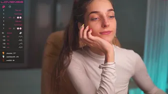 angels_kiss_21072021_0003_female_chaturbate