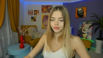 rina_mayers_19092021_0737_female_chaturbate