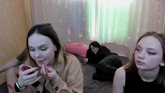 funny_t1me_11082021_1501_couple_chaturbate (1)