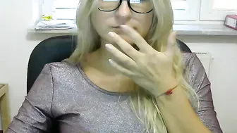 maarie19  pleasuring webcam pussy show