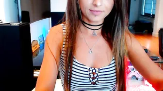 localoca  rubbing her tight pussy