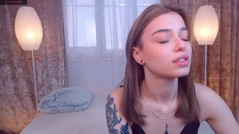 vi_reis_01102021_0954_female_chaturbate