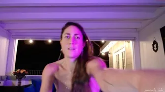 positively_lyla__01102021_0542_female_chaturbate