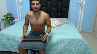 mara_and_axel_15082021_1519_couple_chaturbate