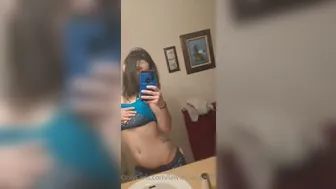 lawlessangel87.11.01.2021.2006335895.Betcha_wonder_where_my_hand_is_going