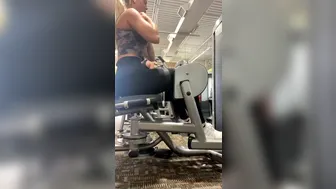 toneupwithtay_09.04.2021_133087759_ItБ??s_the_WEEKEND__П???_IБ??m_so_happy_itБ??s_Friday_but_also_confused_on_where_this_week_wentП???_does_anyone_else_feel_t