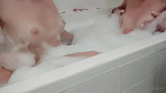 sisgreen onlyfans 0028_do you like when girls have fun in the bathroom