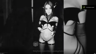 selti оголилась перед камерой за токены