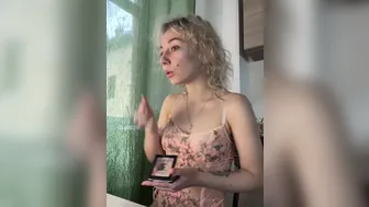 Littlemila роскошная малыха отдыхает перед вебкой