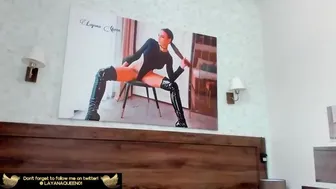 Layanaqueen ярко трахнула свой клитор