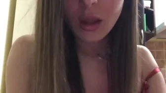 VladaCandy шкварит свой розовый клитор