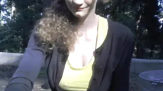 blueeyedgypsy  Fucks her finger