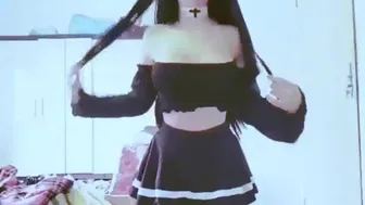 Shirayuki  fucks herself in red dildo