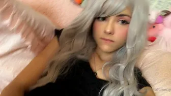 fulltimecrybaby onlyfans Luxurious lady gently masturbates pussy