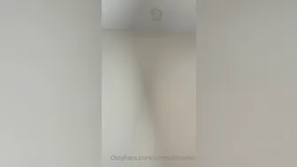 Amber Ajami, ambs, ambsofficialxo, syrian Expressive swell performs crazy dance