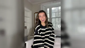 daisydrewuk onlyfans in torn pantyhose and sex machine