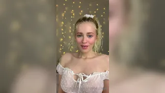 Chloe Cream Dizzy seducing with cool ass