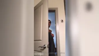 Amira Brie, Princess Amira B, brieamira Gorgeous queen jerking pussy on the street