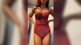 Amira Brie, Princess Amira B, brieamira Hot kralja kneads pussy with a strap-on