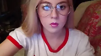 playtoybunny  Webcam girl having fun