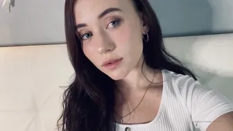 Anna aka arilaviee onlyfans Sultry blonde masturbating shaved pussy