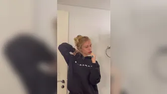 sarahardel onlyfans Exquisite body gently pulls pussy