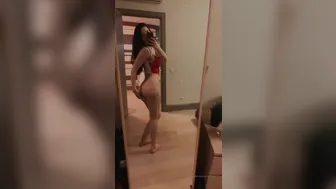 Reislin onlyfans Courtesan caresses juicy holes