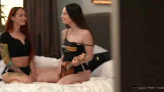 Reislin onlyfans Blonde female made privat with a toy