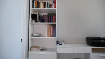 Ashley Alban onlyfans Exciting slut pulls shaved vagina