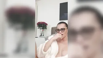 LarissaStone_2021-12-21