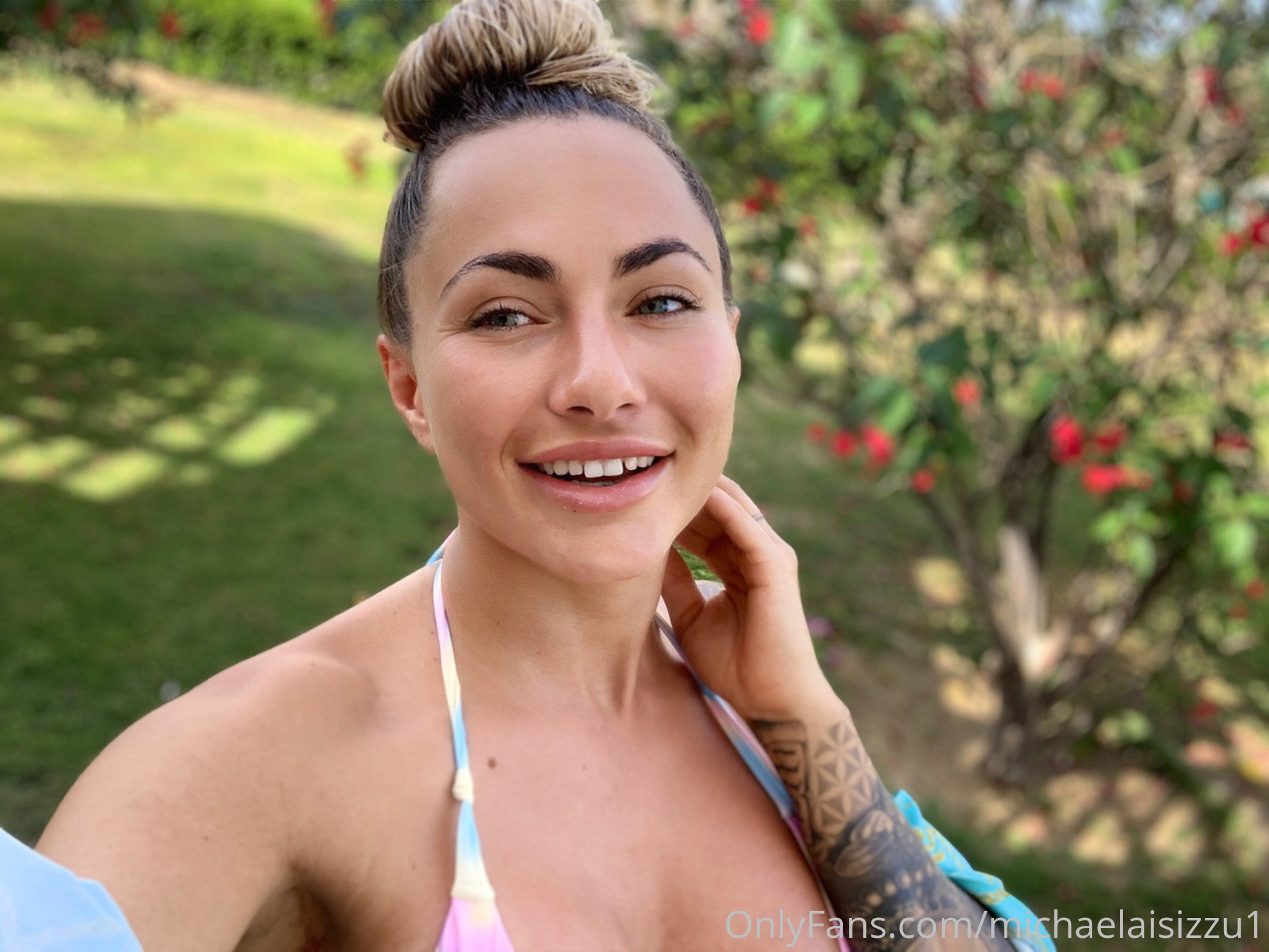 Michaela Isizzu show 2