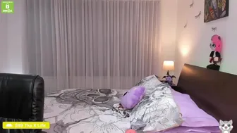 kellytesh chaturbate  Licking my girlfriend's wet pink hole at her