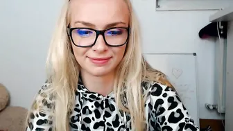 sunbunny  Loves to nooky himself online