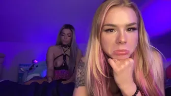 aesthetickitten  chaturbate Modest model posing in fries