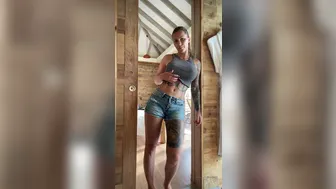 Jill Hardener  onlyfans caresses the clitoris under the table