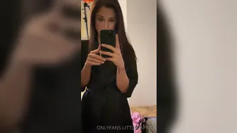 littlecaprice  onlyfans  plug with petite beauty