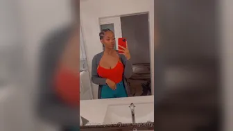 chynnamayberry1  onlyfans  hey girls shake your asses