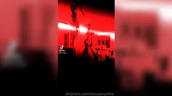 laraskye  onlyfans privat with a toy