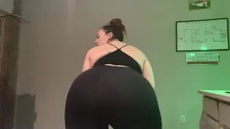 Alex Blair aka itsalexblair  onlyfans Young slut gets naked before boobs