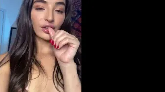 emily willis  onlyfans Mature hottie caresses shaved cunt