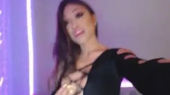 sincityvee onlyfans Cute brunette girl licks dildo