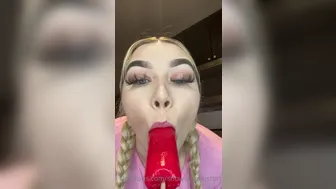 snowinnhouston  onlyfans  Italienische zierliche Schlampe gibt