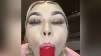 snowinnhouston  onlyfans juicy babe creases her tits