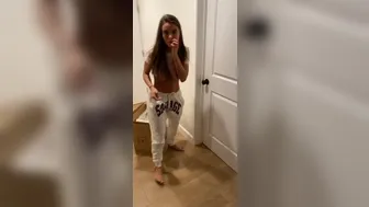 LanaRhoades  onlyfans  VIP Milf Masturbates In Hot Pose