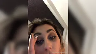 saraayrobles  onlyfans  Passionate American babe plays with red