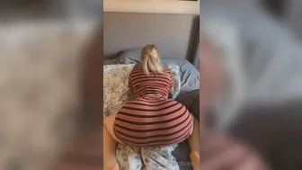 JEN BREETY  onlyfans Hot young lady is fucking wet pink hole