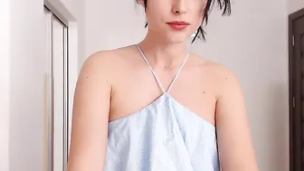 just_gia  fingering herself and cummimg