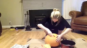 squirter420  Showed her slim body